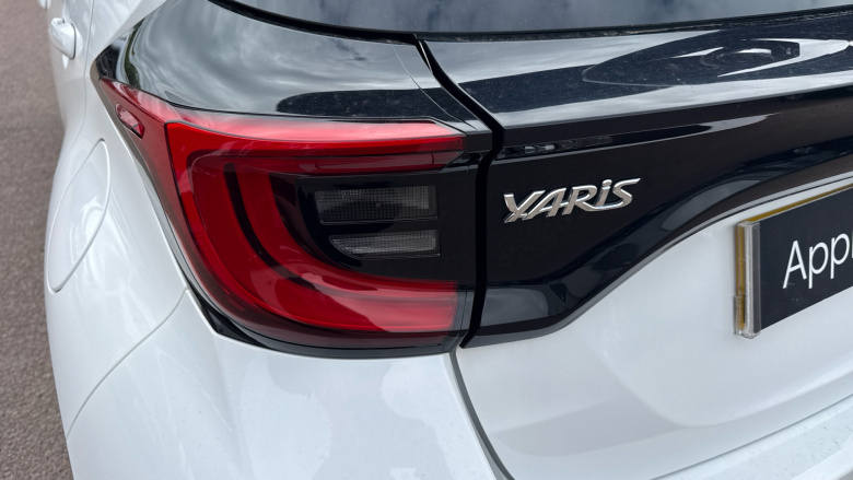 Toyota Yaris 1.5 Hybrid Design 5dr CVT Hybrid Hatchback